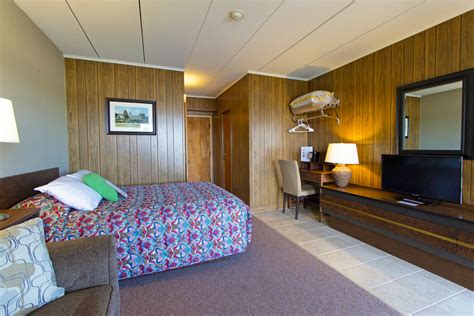 the inn between the beaches|Motel Rooms & Suites .